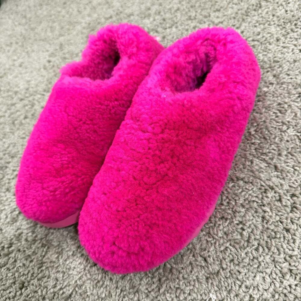 UGG Cozy Slippers Hot Pink Fuchsia Sheepskin Slip On Womens US 6 EU 37